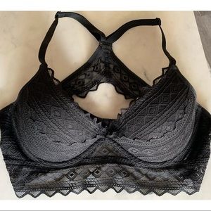 Pink VS Bralette w/ lined cups & lace detail